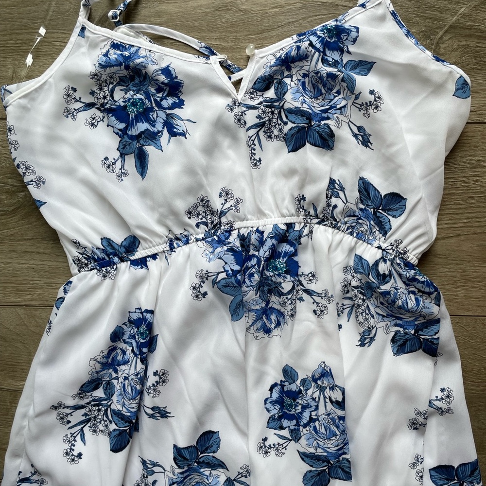 Romper - Picture 2 of 4